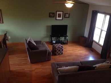 4498 Nickerson-LR