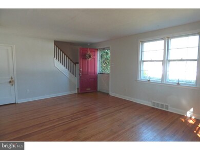 629 Lees Ln, Collingswood, NJ 08108 - photo 2