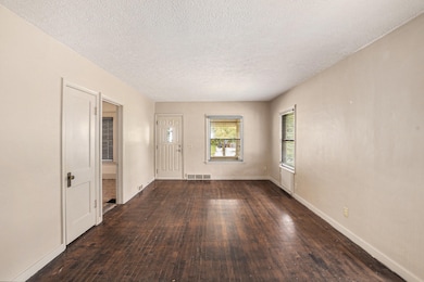 1346 Eureka St, Lansing, MI 48912 - photo 4