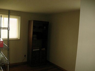 658 Holly Hill Dr, Columbus, OH 43228 - photo 7