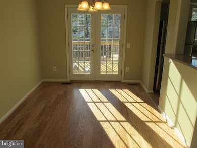 13470 Foxlease Ct, Herndon, VA 20171 - photo 6