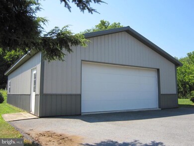 225 E Fulton St, Ephrata, PA 17522 - photo 4