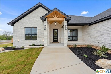 413 Royal Oaks Rd, Troy, TX 76579 - photo 2