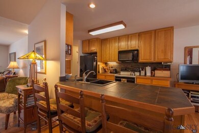 Kitchen bar
