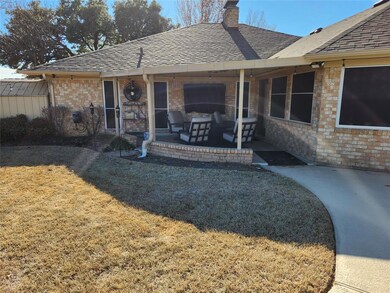 104 Baker Ct, Hurst, TX 76054 - photo 3