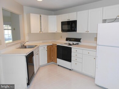 9203 Deer Crossing unit 42, Lorton, VA 22079 - photo 4