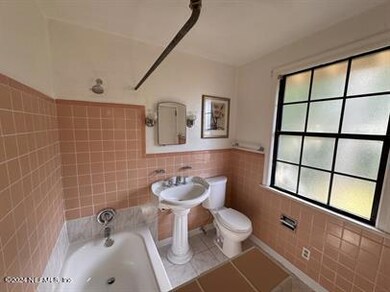 61ab701348f3472d87ba8b2804f6c6e1