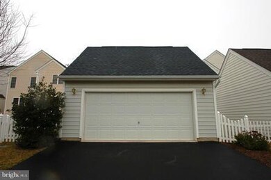 42579 Pelican Dr, Chantilly, VA 20152 - photo 2