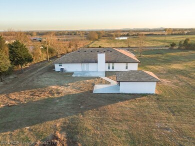 Breathtaking mountain views from the front porch!