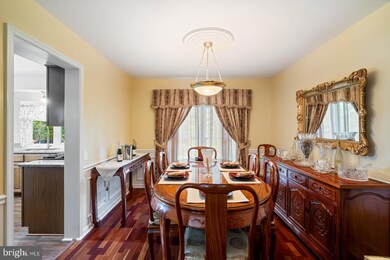 2850 Chevoit Hill Ct, Woodbridge, VA 22191 - photo 7