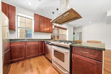 3551 W Belle Plaine Ave unit 2, Chicago, IL 60618 - photo 4