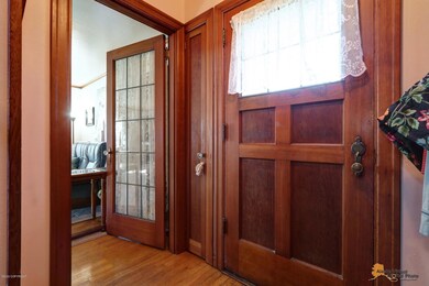 Front Entry - GORGEOUS Woodwork