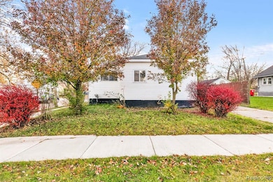 19178 Meier St, Roseville, MI 48066 - photo 2