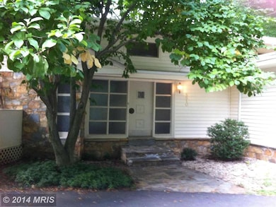 6510 Lakeview Dr, Falls Church, VA 22041 - photo 2