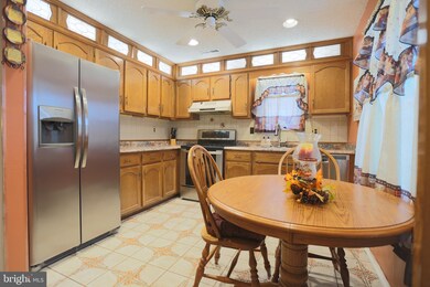 155 Lakebridge Dr, Woodbury, NJ 08096 - photo 2
