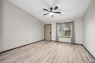 2904 E Indigo Place, Sioux Falls, SD 57108 - photo 5