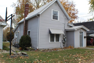 739 Congress St, Wabash, IN 46992 - photo 2