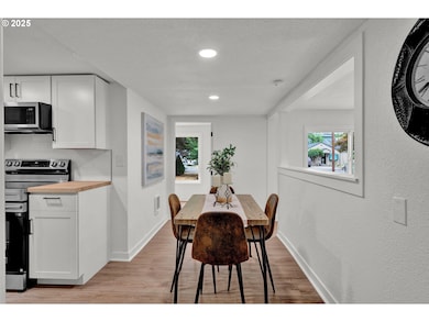 1330 Hawthorne St, Sweet Home, OR 97386 - photo 7