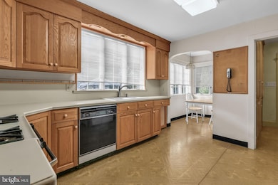 69 Corson Ave, Trenton, NJ 08619 - photo 4