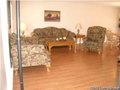 8109 Apple Valley Dr, Louisville, KY 40228 - photo 2