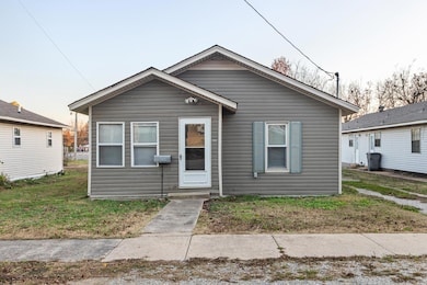 606 W Thompson St, Paragould, AR 72450 - photo 2