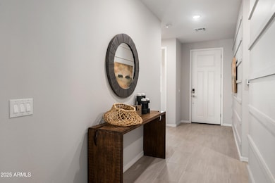 04-22808-E-Round-Up-Way-4