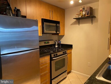 Clarendon 1021 unit 712, Arlington, VA 22201 - photo 5