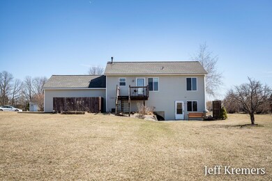 4-web-or-mls-14717 Field Ct-3