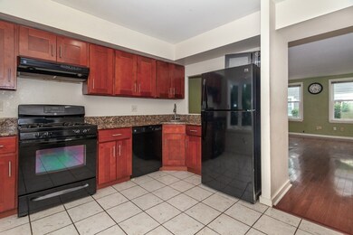 27 Wenlock Rd, Dorchester, MA 02122 - photo 2