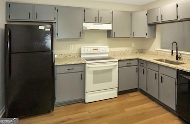 5847 Trent Walk Dr, Lithonia, GA 30038 - photo 3