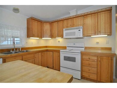 405 Leisure Dr, Wakefield, RI 02879 - photo 3