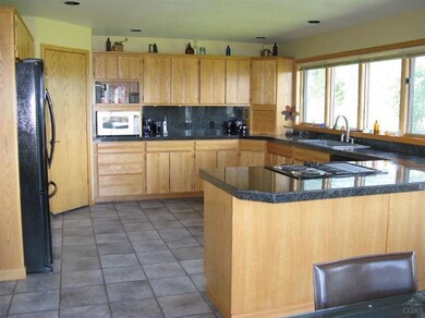 61007 Marysville Ln, Canyon City, OR 97820 - photo 3
