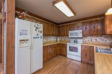 70 River Edge Dr, Burnsville, NC 28714 - photo 6