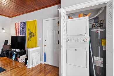 72 N Margin St unit 4, Boston, MA 02113 - photo 7