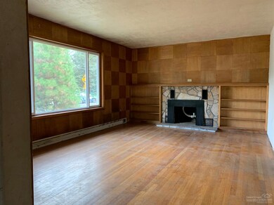 705 NE Franklin Ave, Bend, OR 97701 - photo 2