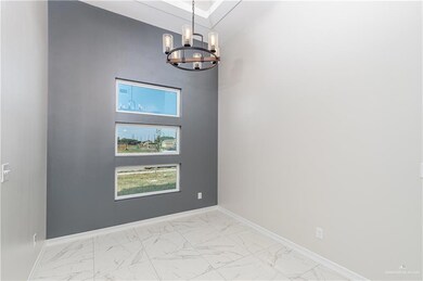 152 Spanish Oak Dr, Alamo, TX 78516 - photo 2