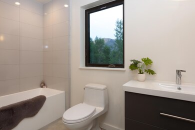 Bath with Tub