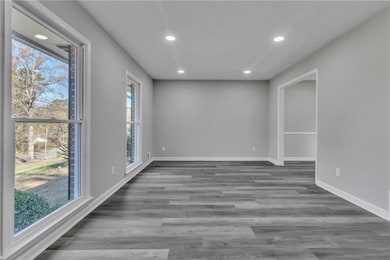 5618 Fern Creek Dr SW, Lilburn, GA 30047 - photo 4