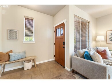 Living Room/Entrance