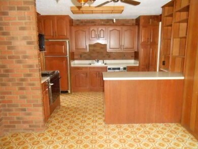 508 Waco Ln, Carpentersville, IL 60110 - photo 4