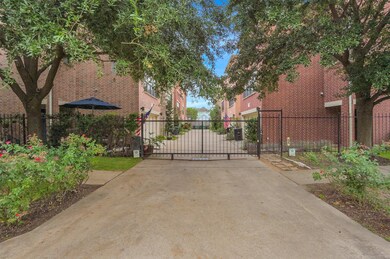 429 W 26th St unit J, Houston, TX 77008 - photo 2
