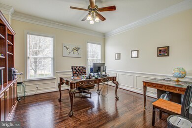 9229 Haines Dr, Lorton, VA 22079 - photo 6