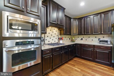 42634 Offenham Terrace, Chantilly, VA 20152 - photo 5