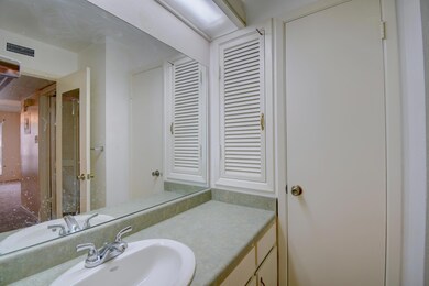 1601 Pennsylvania St NE unit L-7, Albuquerque, NM 87110 - photo 3