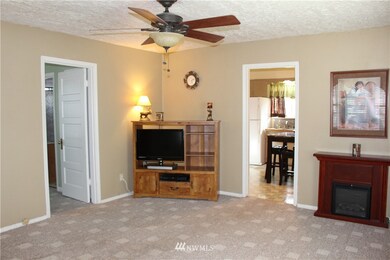 2929 Dover St, Longview, WA 98632 - photo 2