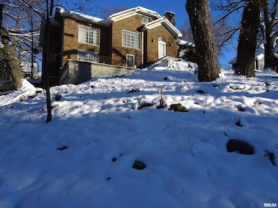 1515 Jersey Ridge Rd, Davenport, IA 52803 - photo 2