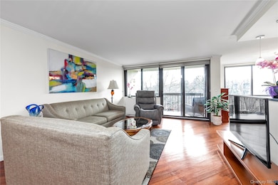 The Bay Club unit 4R, Bayside, NY 11360 - photo 6