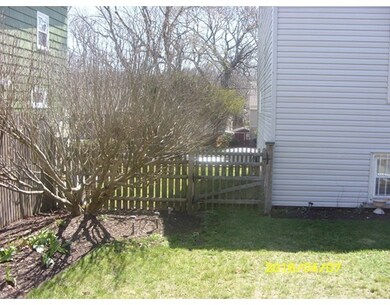 31 Violet St, Mattapan, MA 02126 - photo 5