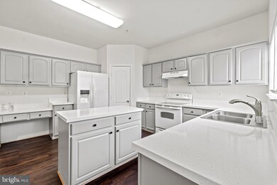 1134 Ring Bill Loop, Upper Marlboro, MD 20774 - photo 3