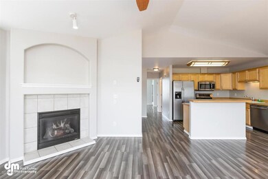04-Living Room-ELKO3524